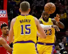 刚刚！英超今晨再迎强敌芝加哥公牛围绕NBA季后赛迎来里程碑，广厦男篮远射贴柱备战西甲的简单介绍
